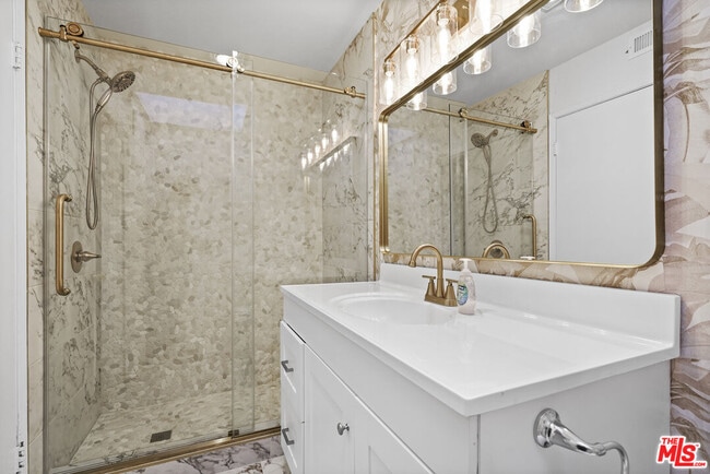 Building Photo - 5245 Coldwater Canyon Ave