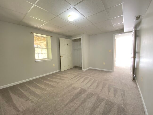 Large bedroom with closet - 13244 Scottish Hunt Ln