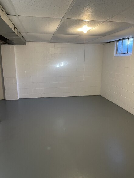 lower level storage - 2522 Hancock St