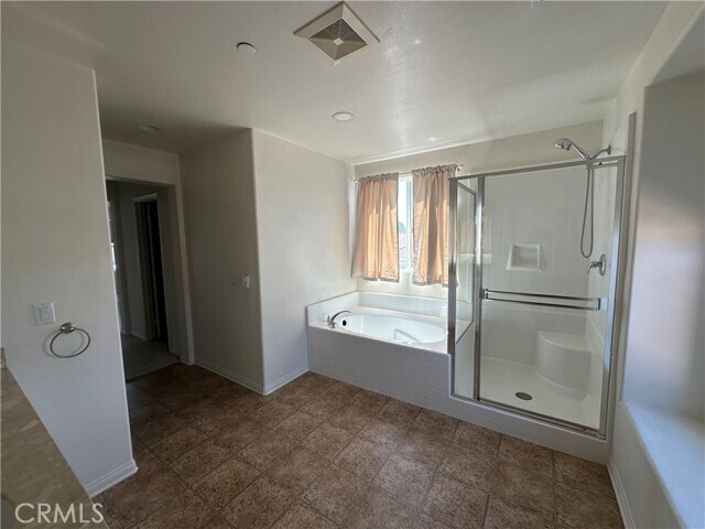 Building Photo - 15176 Sheridan Ct
