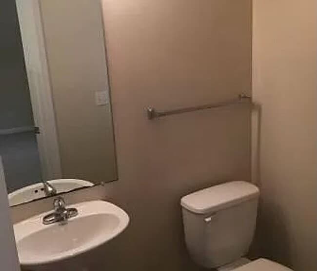 Building Photo - Gorgeous condo for rent
