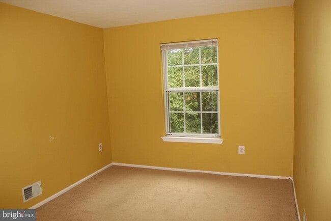 Building Photo - 84 Cheverny Ct
