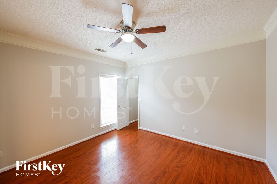 Building Photo - 140 Warwick Cir