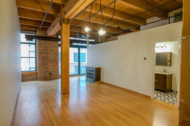 Building Photo - 701 W Jackson Blvd