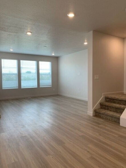 Building Photo - 1129 Early Lgt Wy