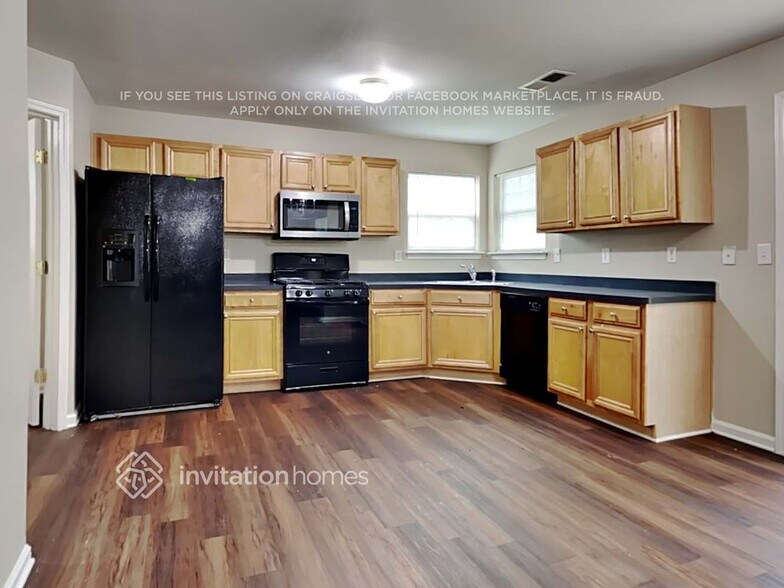 Building Photo - 556 S Fortune Way