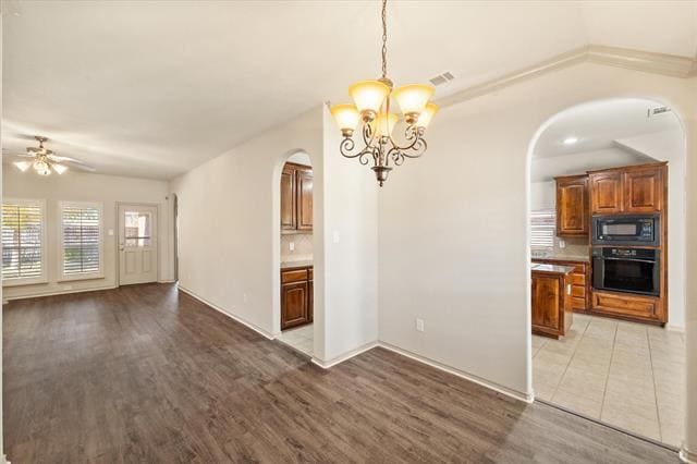 Building Photo - 1613 Country Hills Dr