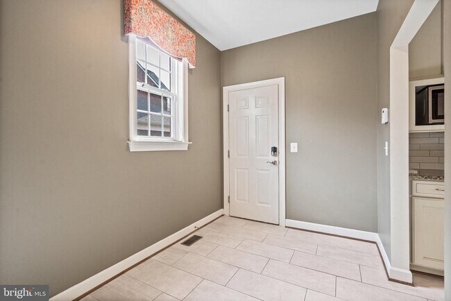 Building Photo - 4561 Rona Pl