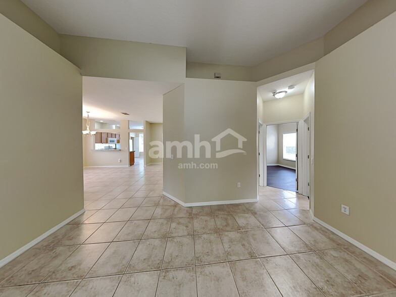 Building Photo - 6223 Blackberry Ln