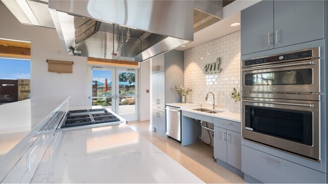 Building Photo - Charming Single-Story Home in Amenity-Rich Community