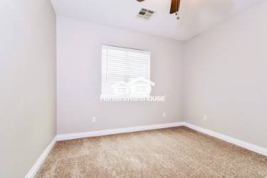 Building Photo - 989 Crescent Falls St