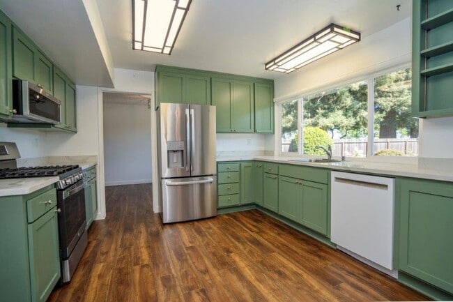 Building Photo - Desirable 3 Bedrooms, 2.5 Bathrooms, 2 Story North Napa Home with Vineyard Views in Springwood De...