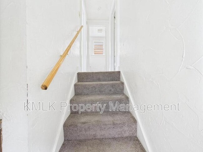 Building Photo - 529 Gage St