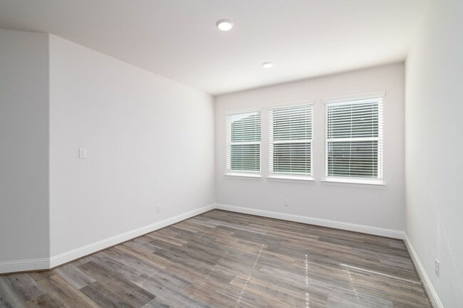 Building Photo - Beautiful 4 Bedroom, 3 Car Garage, Single Story Home in Celina!