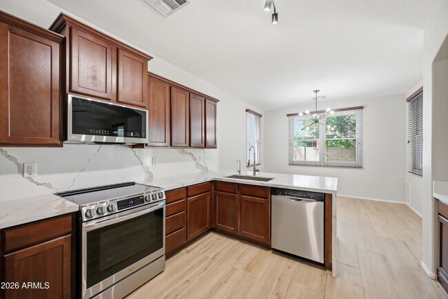 Building Photo - 2250 E Wayland Dr