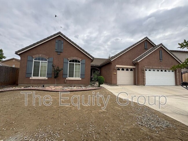 Building Photo - 4911 W Elkhorn Ave