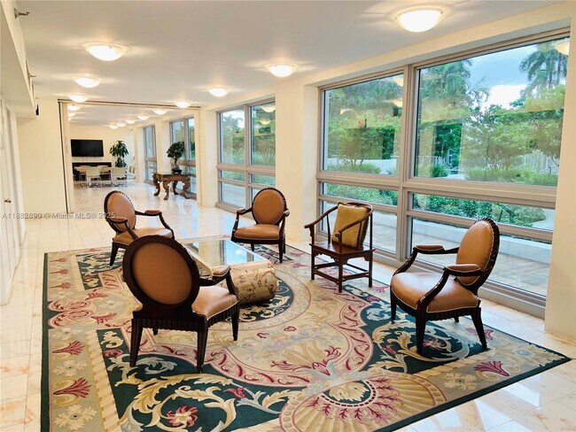 Building Photo - 1541 Brickell Ave