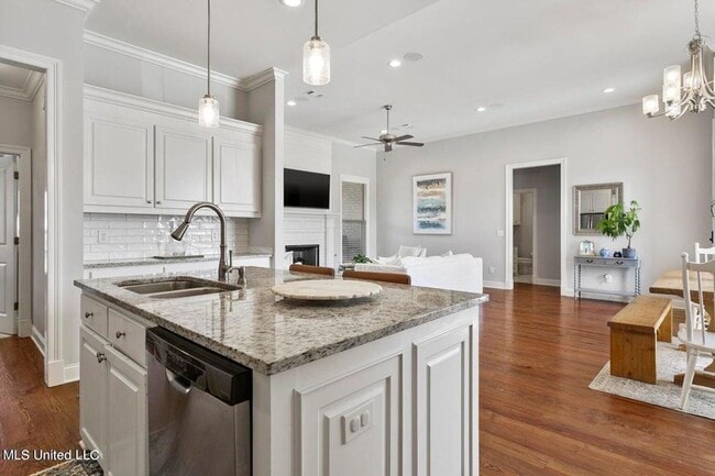 Building Photo - 3 Bed/2 Bath Home in Woodscape of Oakfield