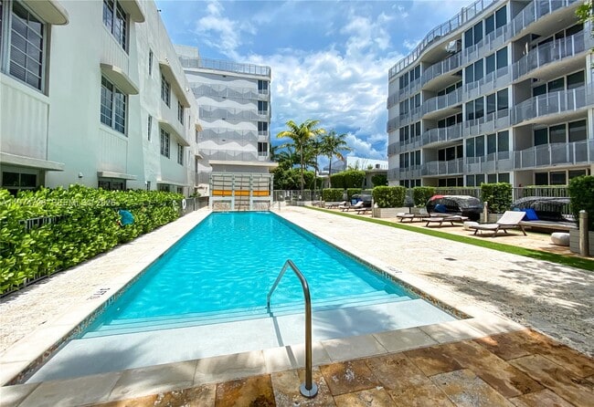 Building Photo - 435 21st St