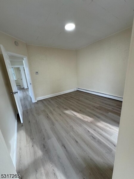 Building Photo - 10 Riverside Pl