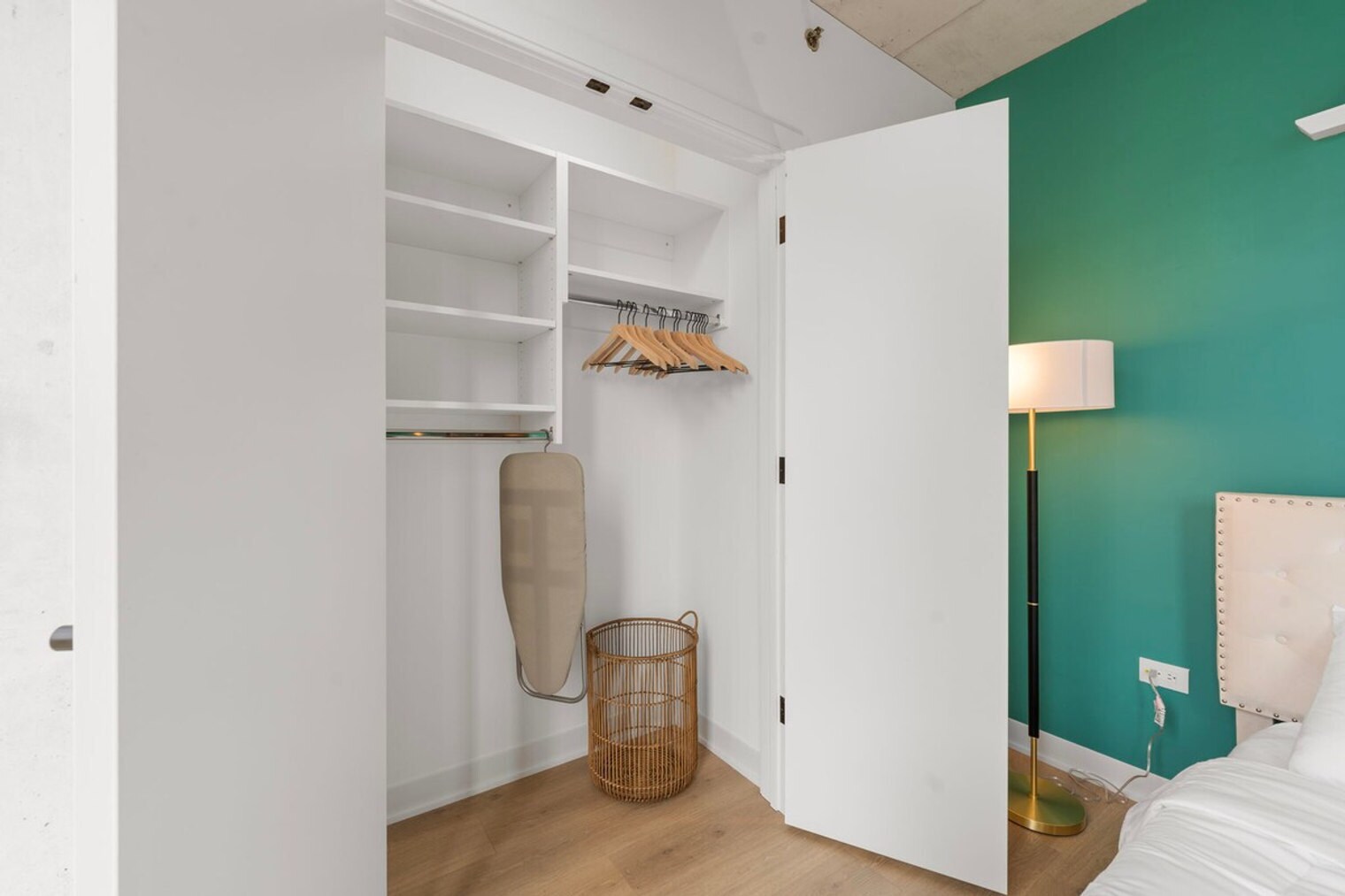 Building Photo - 234 W Polk St