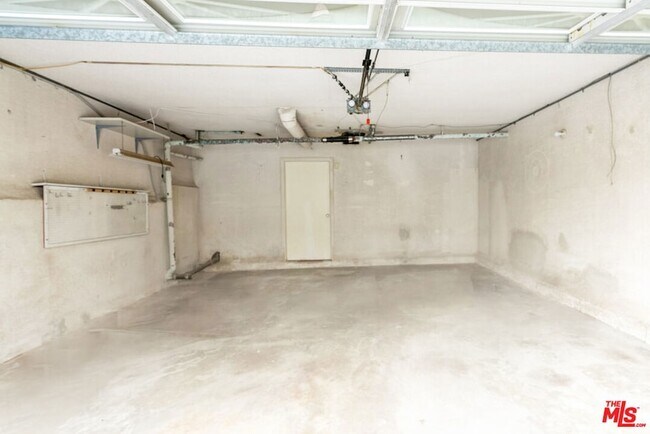 Building Photo - 443 Lomita St