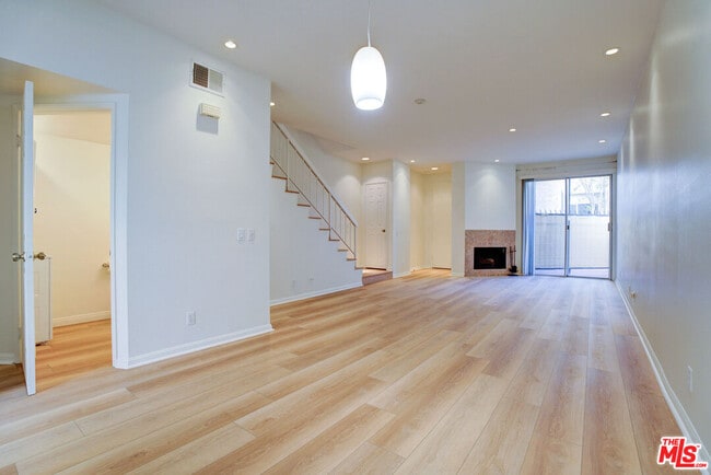 Building Photo - 2405 34th St