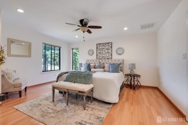 Building Photo - 31 Gate House Ln