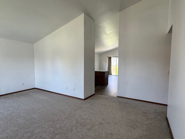 Building Photo - 4957 Pear Butte Dr