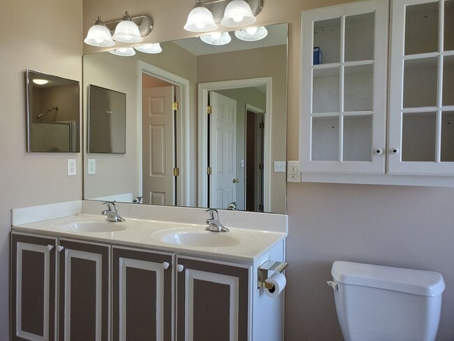 Building Photo - Beautiful 3 Bedroom, 2.5 Bath in Millersville