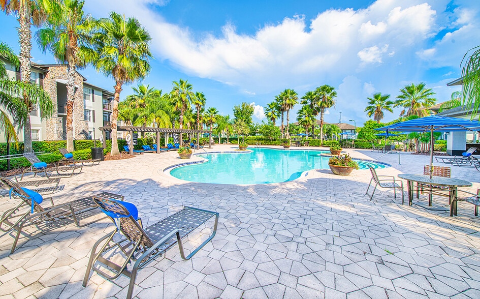 Building Photo - MAA Lake Nona