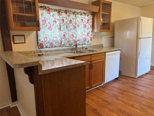 Building Photo - 128 2nd Ave SW