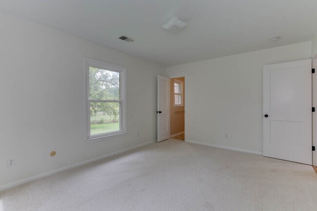 Building Photo - 2637 N Elizabeth Harbor Dr