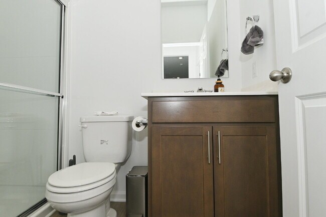 Building Photo - "Spacious 5-Bedroom Retreat with Luxurious Quartz Countertops & Fireplace on Deerberg Drive!"