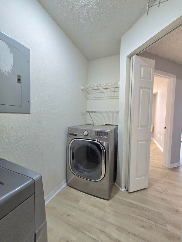 Building Photo - 4240 Summer Landing Dr