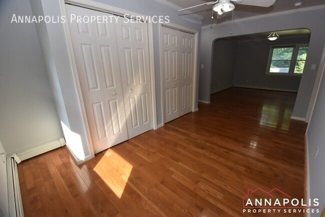 Building Photo - 127 Riverview Ave
