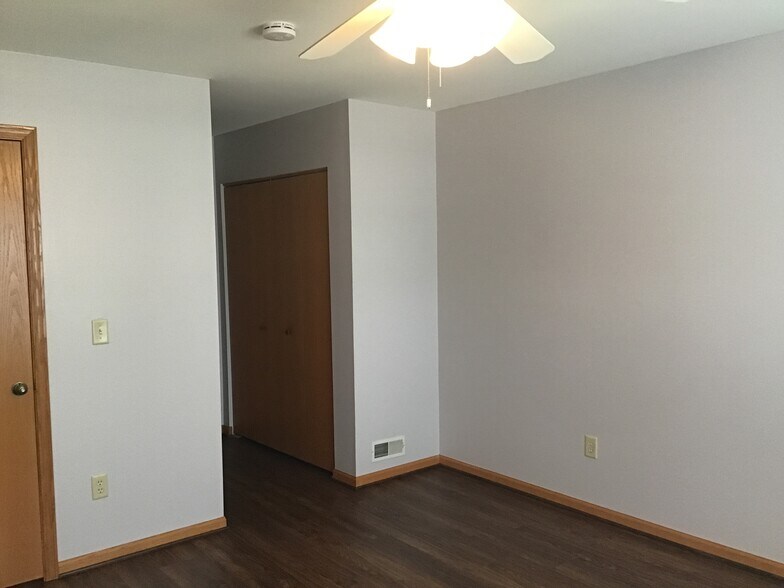 Building Photo - 20835 W Annapolis Ct