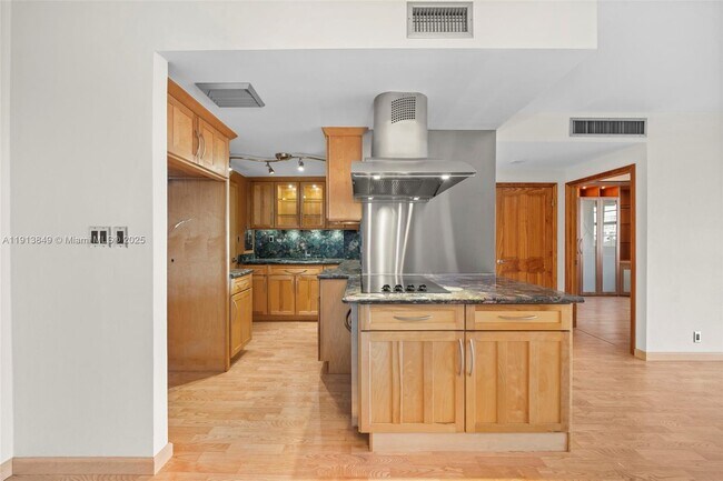 Building Photo - 3301 NE 5th Ave