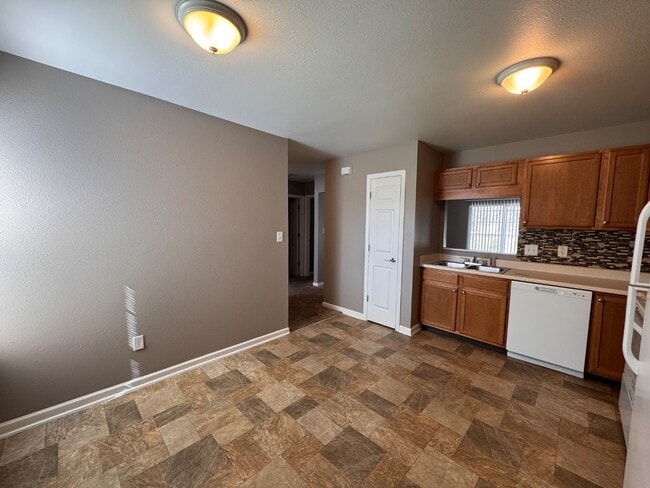 Building Photo - 5828 Victory Ave