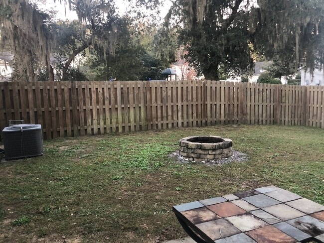 Building Photo - Four-Bedroom Home for Rent in Palmetto Poi...
