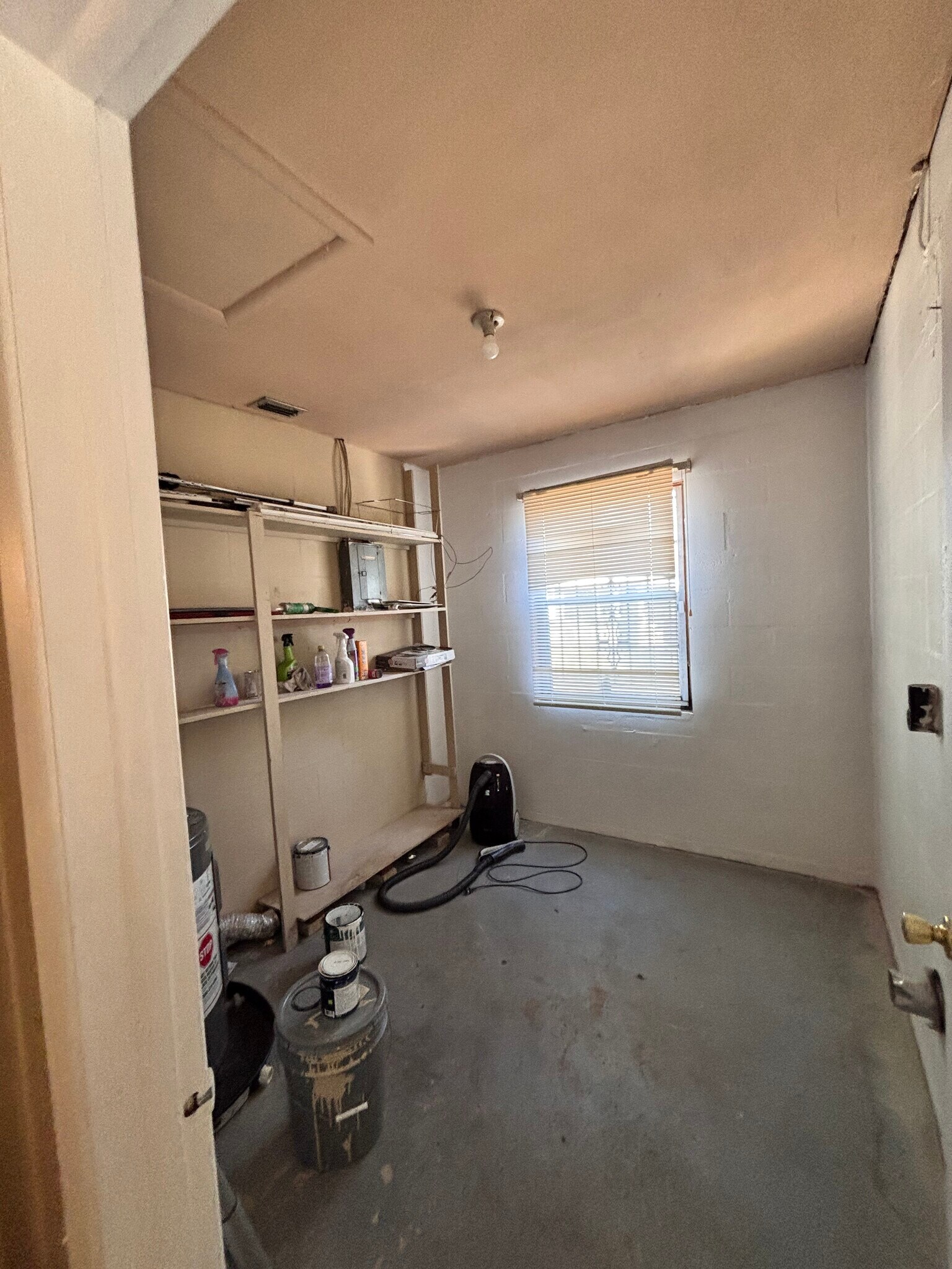 Building Photo - 3725 E 38th Ave