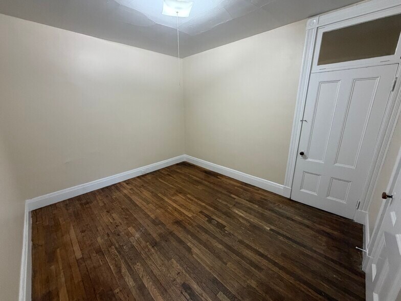 Building Photo - 74 Aldie St