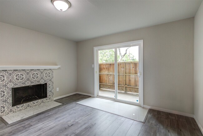 Building Photo - 3300 Pebblebrook Dr