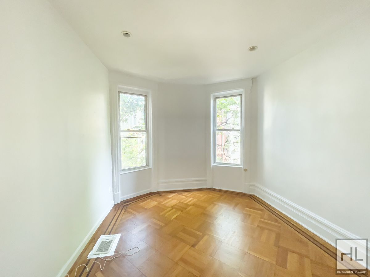 Building Photo - Crown Heights, Brooklyn – Spacious 4-Bedro...