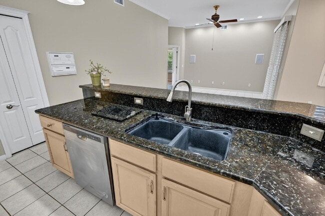 Building Photo - PINE LAKES POOL HOME