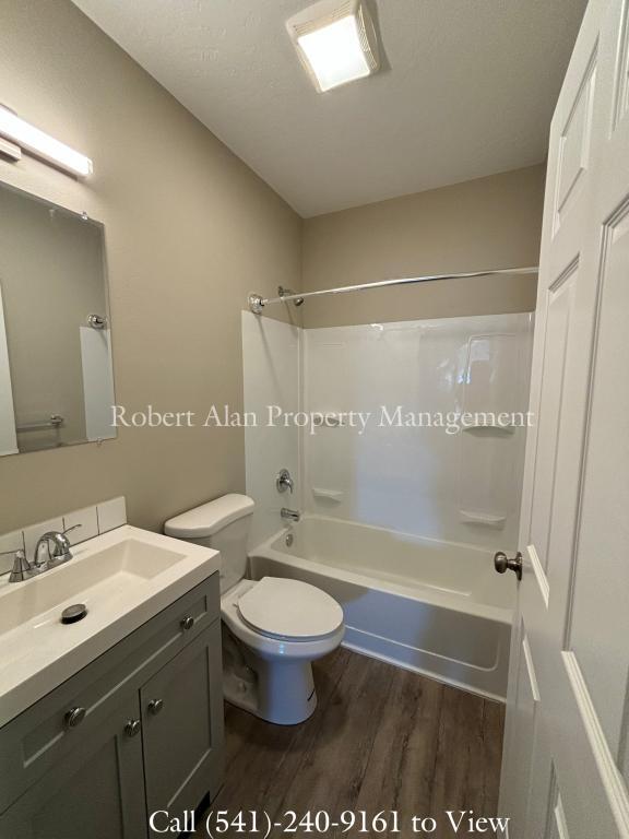 Building Photo - 2601 SW Hailey Ave