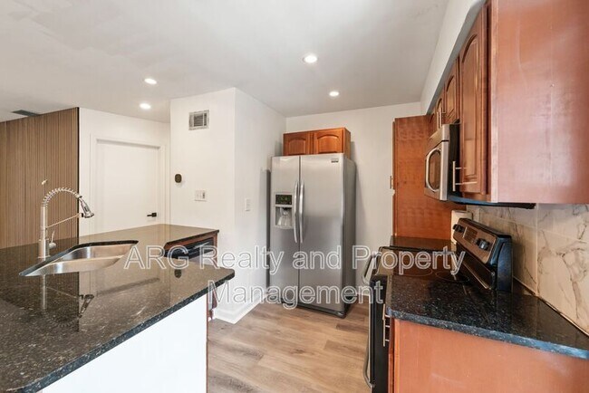 Building Photo - 128 Lablanc Way NW