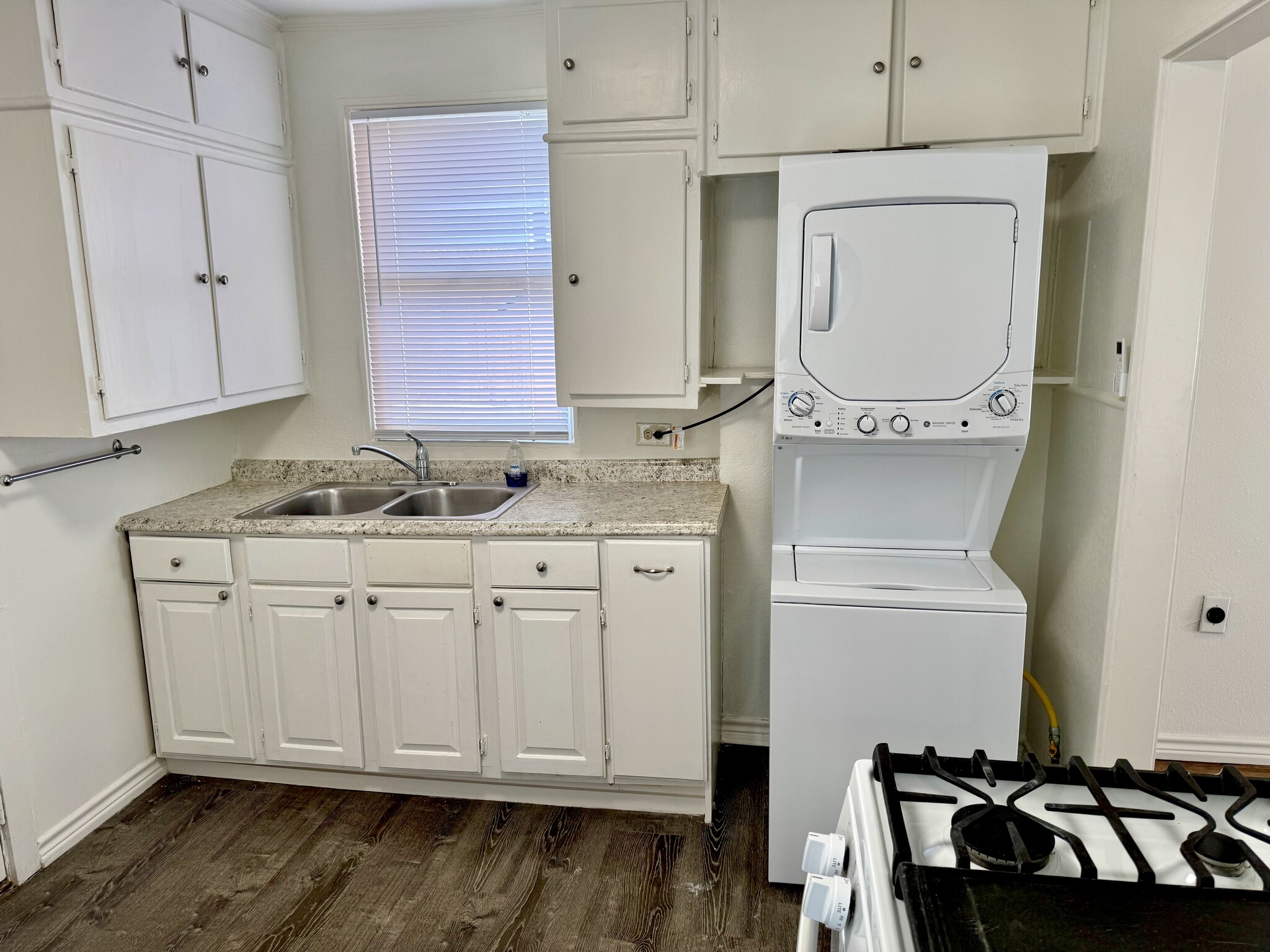 Building Photo - 513 Eleanor Ave