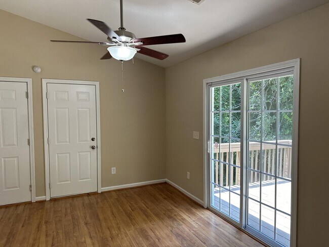 Building Photo - 106 Mossy Oak Ln