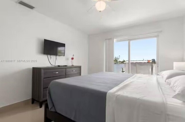 Building Photo - 2543 SW 58th Manor